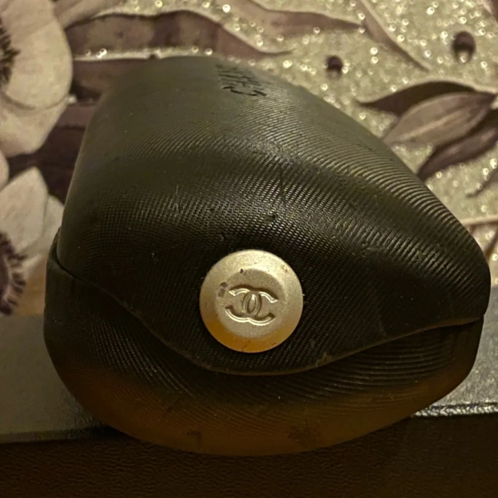 Chanel 5113 c.538/73 Sunglasses Transparent Brown with Black Camellia Flowers - Picture 14 of 16